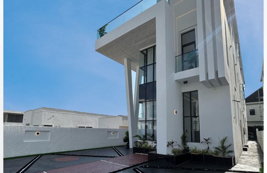 Duplex for sale in Chevron with governor consent